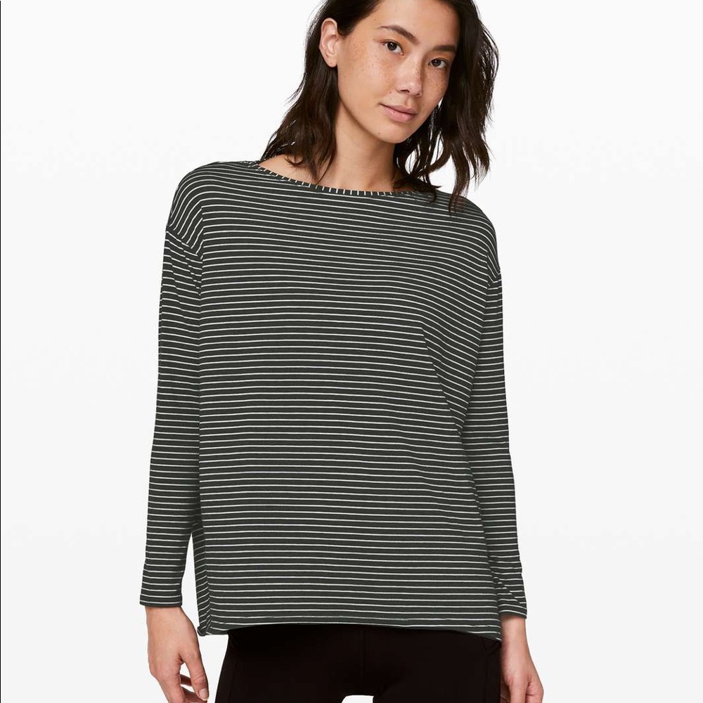 Lululemon back in action long sleeve